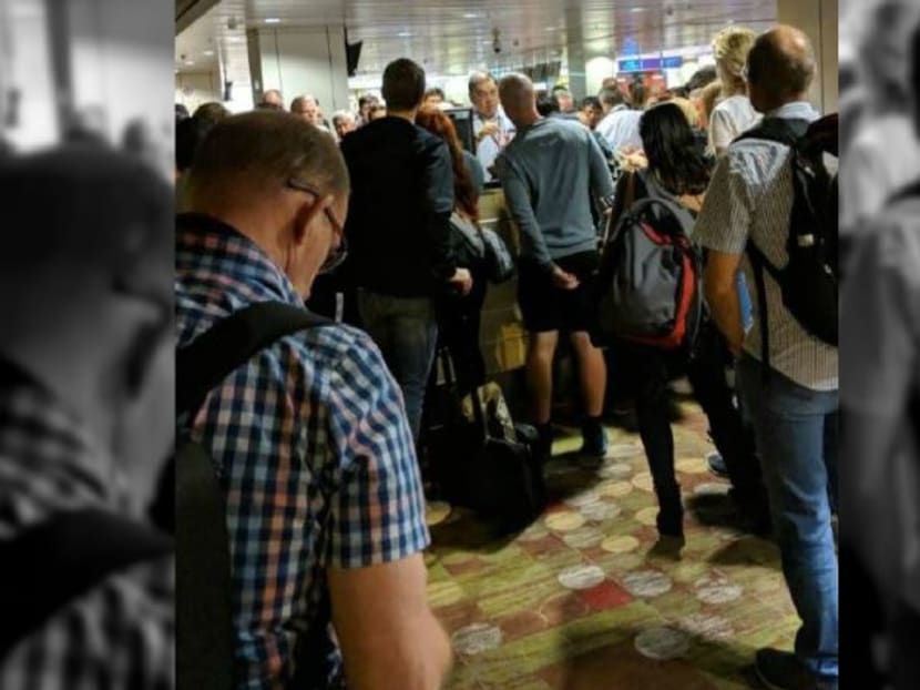 More than 320 passengers bound to leave Singapore for Melbourne, Australia on Dec 20, 2018 were caught in limbo after their Jetstar flight was delayed by more than a day. More than 320 passengers bound to leave Singapore for Melbourne, Australia on Dec 20, 2018 were caught in limbo after their Jetstar flight was delayed by more than a day.