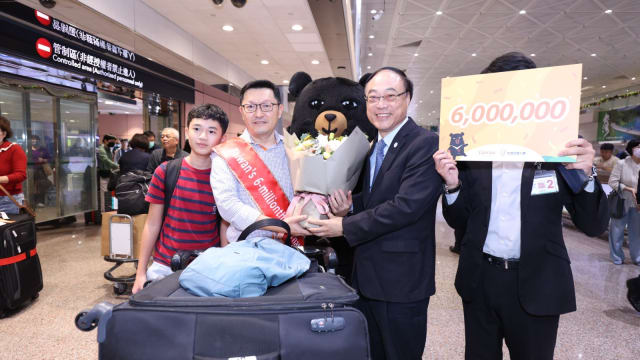 台湾入境旅客提前达标 第600万名旅客来自新加坡