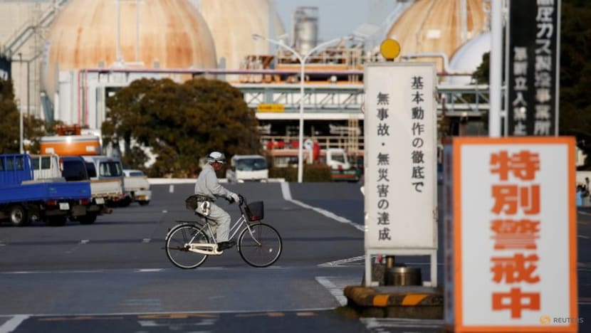 Japan utilities ask refiners for extra oil amid surging LNG prices -PAJ Japan utilities ask refiners for extra oil amid surging LNG prices -PAJ