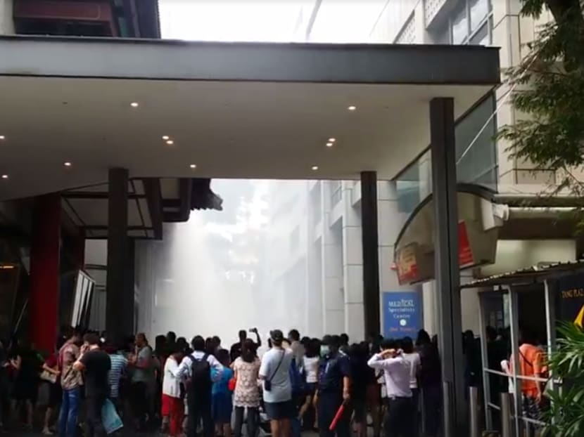 Fire breaks out at Lucky Plaza