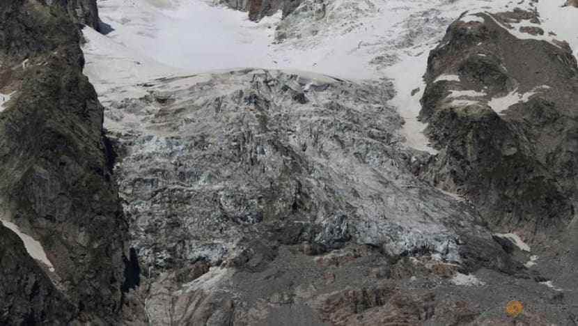 Italian valley evacuated as cathedral-sized glacier slips Italian valley evacuated as cathedral-sized glacier slips
