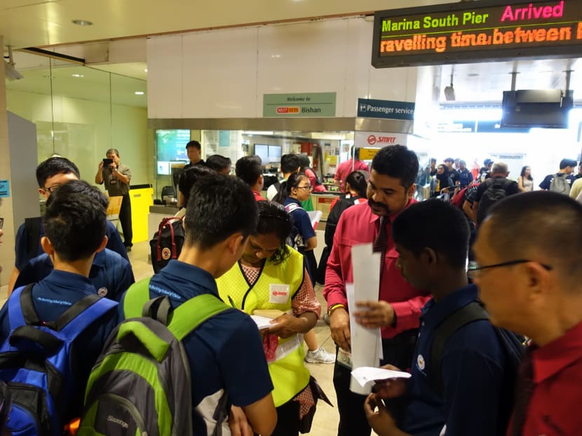 Early morning commuters on Friday (Aug 18) were hit by twin disruptions on the train network, as signalling faults disrupted the entire Downtown Line (DTL) for about 35 minutes and caused major delays on the North-South Line (NSL). Photo: Koh Mui Fong/TODAY