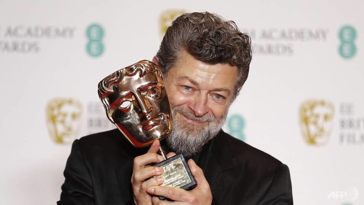 Andy Serkis: Gollum actor raises £280,000 for charity after mammoth  'Hobbitathon' reading, Ents & Arts News