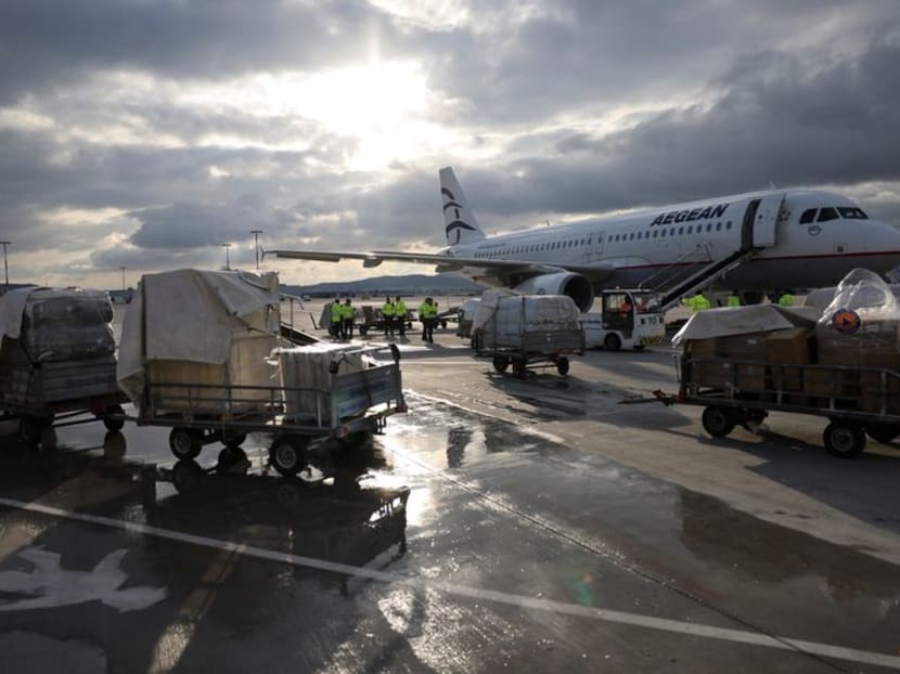 Greece sends earthquake aid to Turkey, putting aside rivalry TODAY