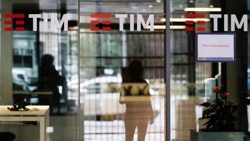 Telecom Italia CEO ready to step aside to speed decision on KKR offer: Report Telecom Italia CEO ready to step aside to speed decision on KKR offer: Report