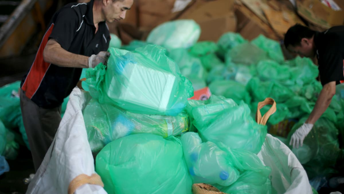 UN Declares War on Ocean Plastic - Coastal Care