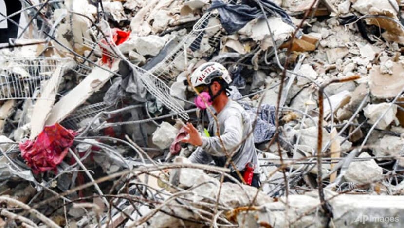 'No chance of life': Search of collapsed Florida condominium shifts from rescue to recovery 'No chance of life': Search of collapsed Florida condominium shifts from rescue to recovery