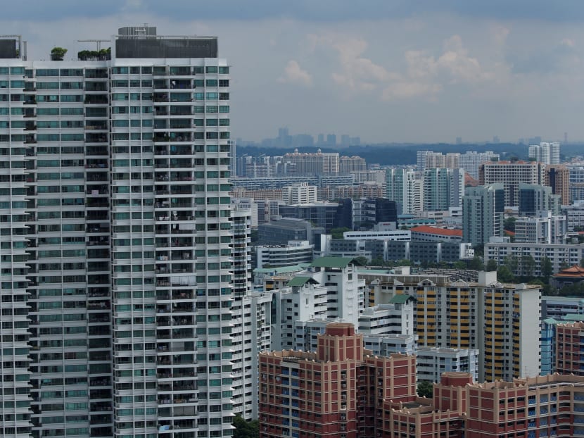 A view of private residential apartments and public housing estates (R) in Singapore June 13, 2016. Photo: Reuters A view of private residential apartments and public housing estates (R) in Singapore June 13, 2016. Photo: Reuters