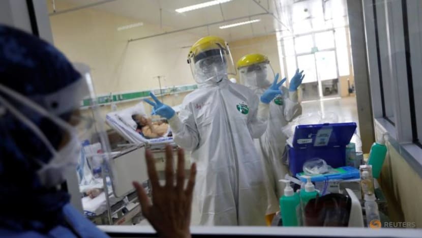 From breathlessness to lacking sense of smell, COVID-19 full recovery a long road for some Indonesians From breathlessness to lacking sense of smell, COVID-19 full recovery a long road for some Indonesians
