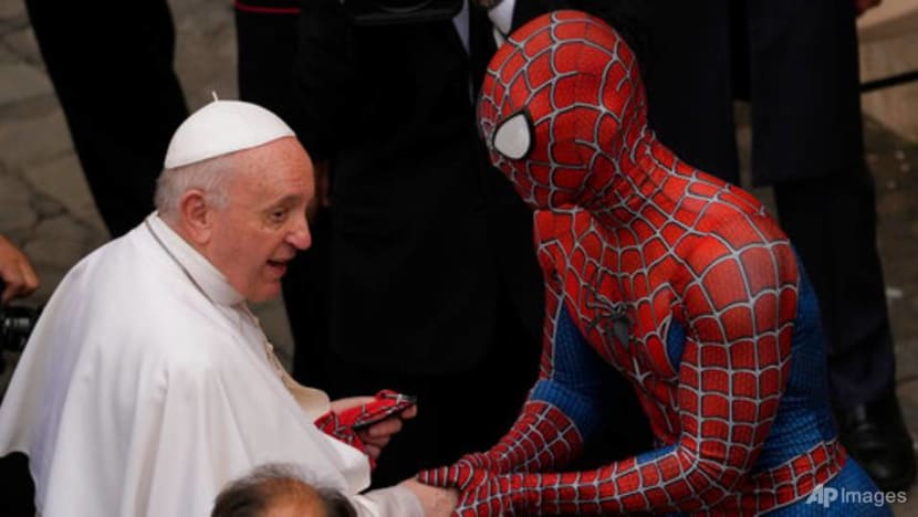'Super-hero' in Spider-Man outfit meets pope at Vatican 'Super-hero' in Spider-Man outfit meets pope at Vatican