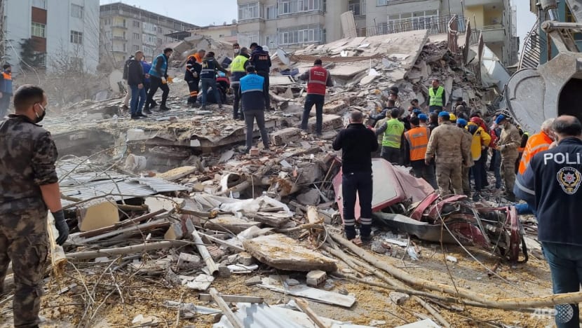 New Türkiye quake kills one person, flattens more buildings New Türkiye quake kills one person, flattens more buildings