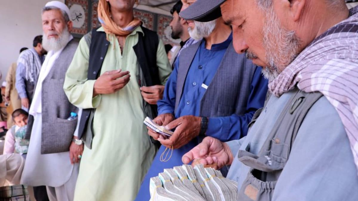 Eksklusif-PBB memperingatkan keruntuhan ‘kolosal’ sistem perbankan Afghanistan