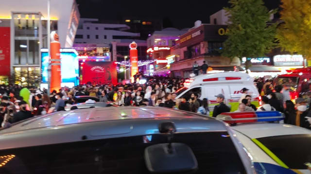 韩国梨泰院事件近150人死亡包括两名外国人 伤者中19人重伤