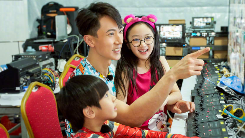 Wu Chun is filming a new reality show with his two adorable kids