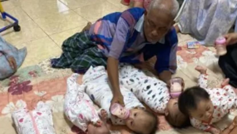 Kecoh di Hari Raya: Datuk serba tidak kena urus lima bayi serentak