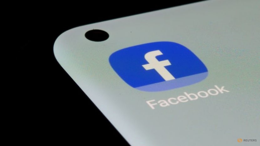 Facebook, Instagram, WhatsApp partly reconnecting after nearly six-hour outage Facebook, Instagram, WhatsApp partly reconnecting after nearly six-hour outage