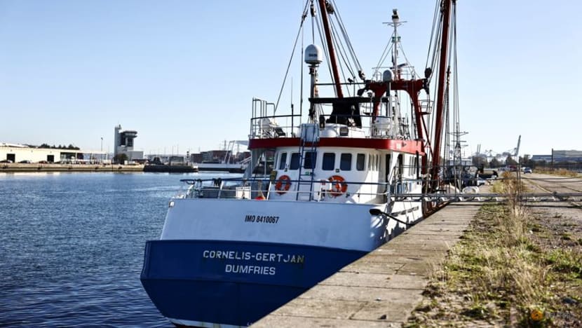 France seizes British fishing boat in deepening post-Brexit row 