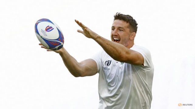 England captain Farrell looking forward to Curry return