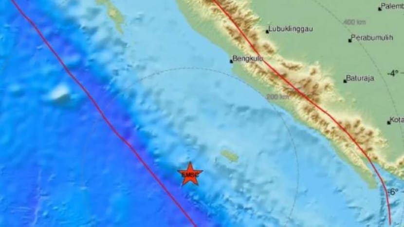 6.2-magnitude earthquake strikes southwest of Sumatra, Indonesia