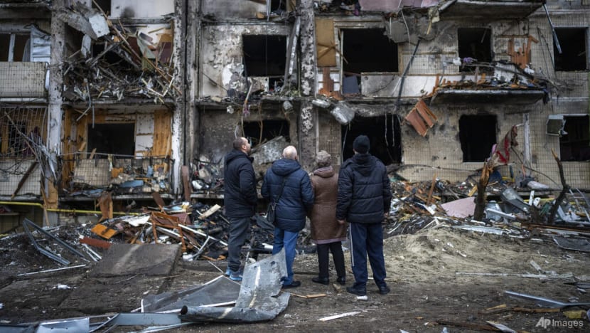 Street fighting in Ukraine as hundreds of thousands flee Street fighting in Ukraine as hundreds of thousands flee