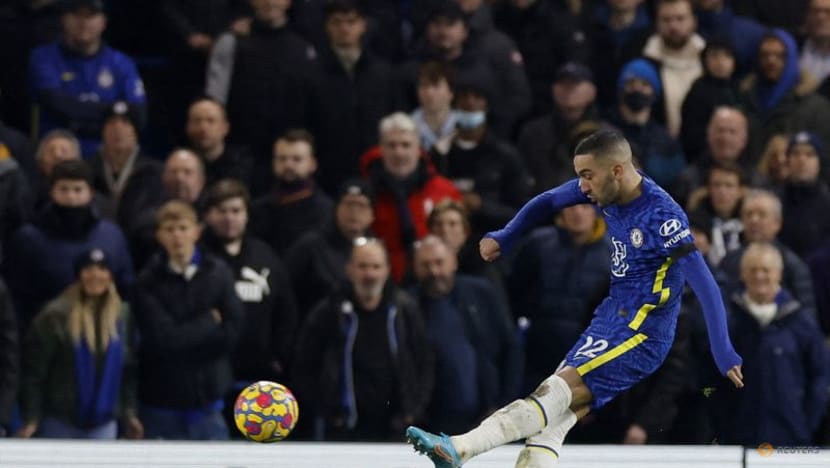 Chelsea beat Spurs 2-0 to keep dwindling title hopes alive Chelsea beat Spurs 2-0 to keep dwindling title hopes alive