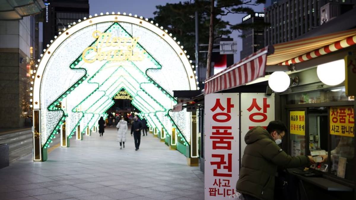 Korea Selatan mencapai rekor COVID-19 baru, menghentikan pengecualian karantina untuk memblokir Omicron
