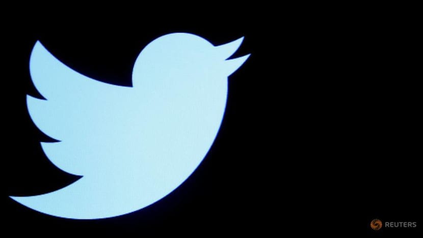 Twitter acknowledges outage affecting some users