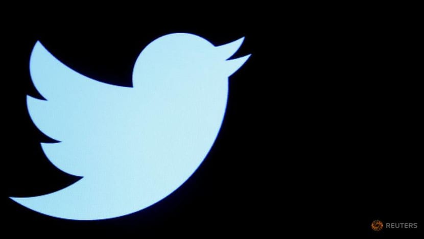 Twitter acknowledges outage affecting some users Twitter acknowledges outage affecting some users
