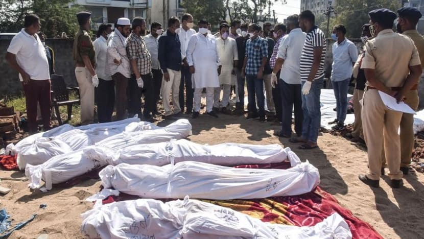 15 orang di tepi jalan maut dirempuh lori hilang kawalan di India