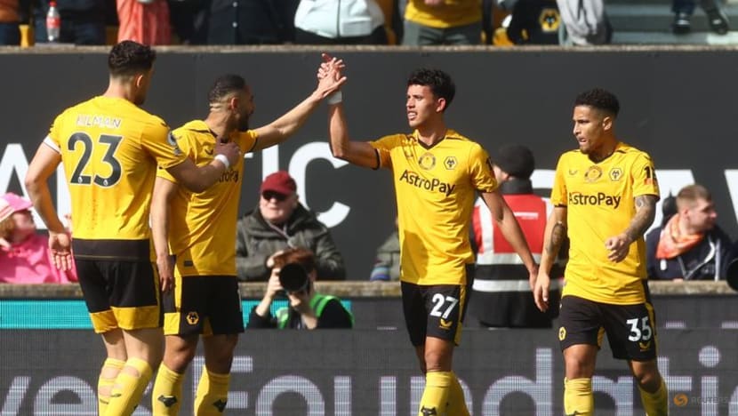 Lampard makes a losing return as Wolves beat Chelsea 1-0 Lampard makes a losing return as Wolves beat Chelsea 1-0