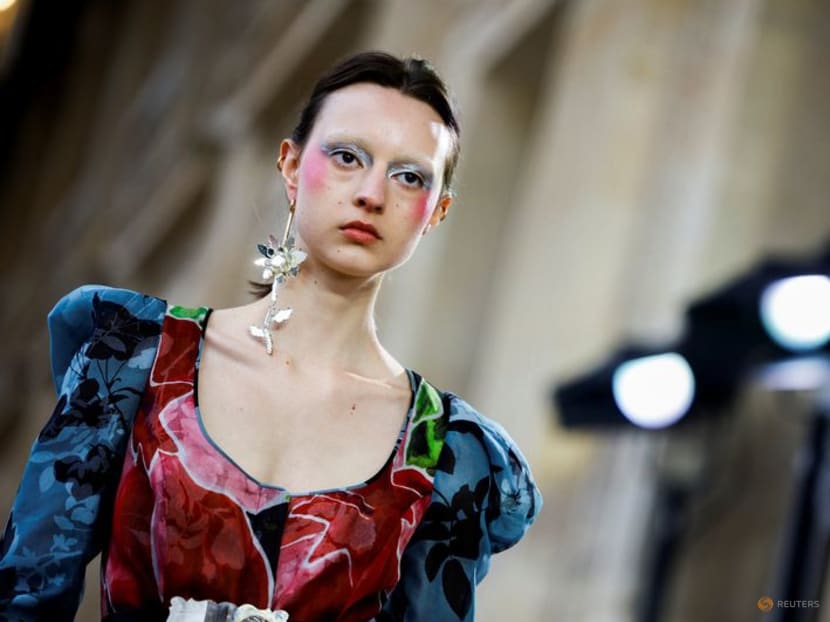 Fashion house Vivienne Westwood pays homage to late founder in Paris show Fashion house Vivienne Westwood pays homage to late founder in Paris show