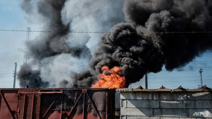 Ukraine says Russia pounding Donbas, failing to take targets Ukraine says Russia pounding Donbas, failing to take targets