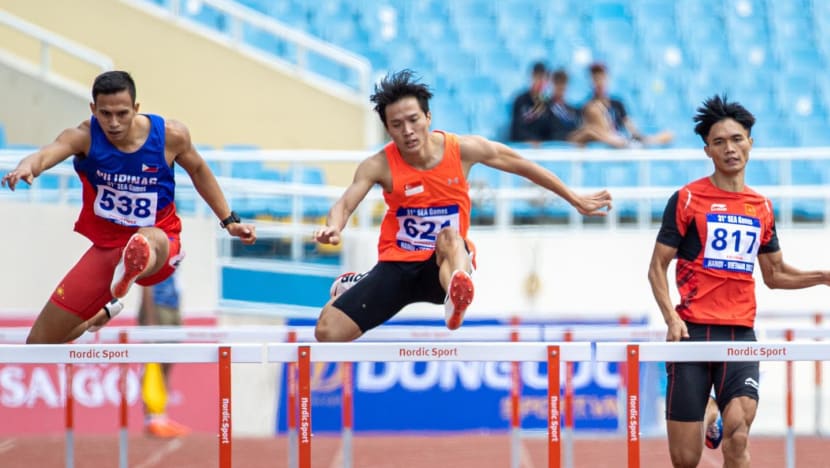 Calvin Quek menang gangsa acara lompat pagar 400m, catat rekod baru negara Calvin Quek menang gangsa acara lompat pagar 400m, catat rekod baru negara