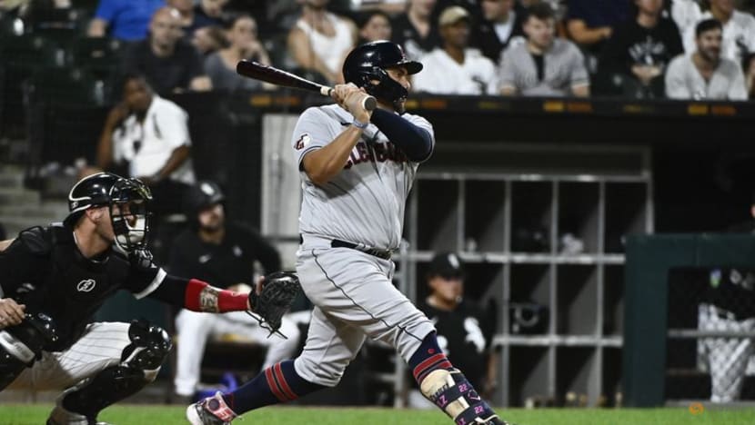 MLB roundup: Cubs' 5-run burst beats Phils in 10 innings MLB roundup: Cubs' 5-run burst beats Phils in 10 innings