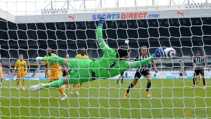 Football: Man Utd strengthen top-four grip as others stumble Football: Man Utd strengthen top-four grip as others stumble