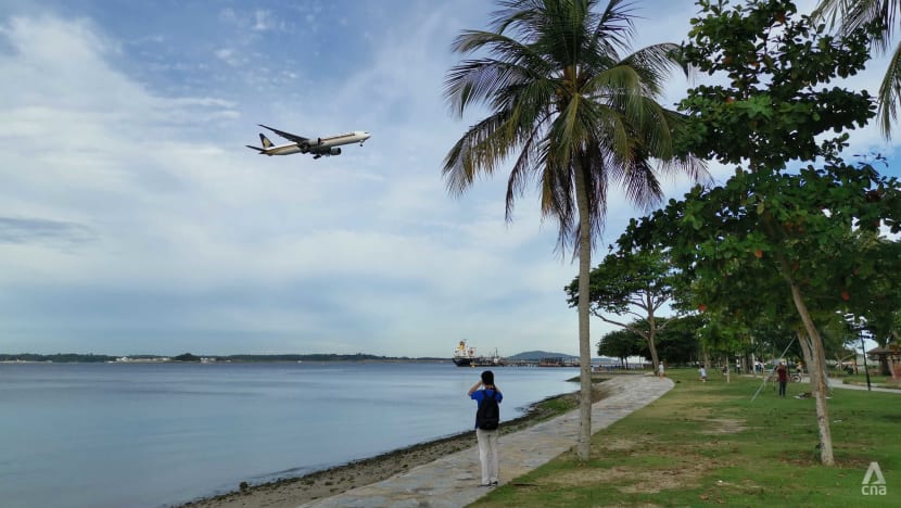 foreigners travelling to singapore