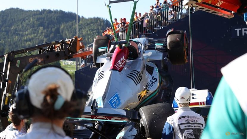 Hamilton apologises to Mercedes after qualifying crash Hamilton apologises to Mercedes after qualifying crash
