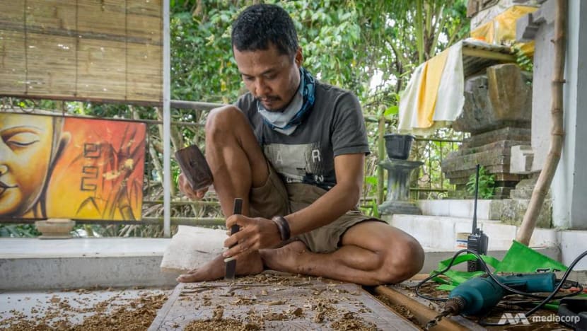 As tourist flow stops, Bali’s craftsmen struggle to market their work online As tourist flow stops, Bali’s craftsmen struggle to market their work online