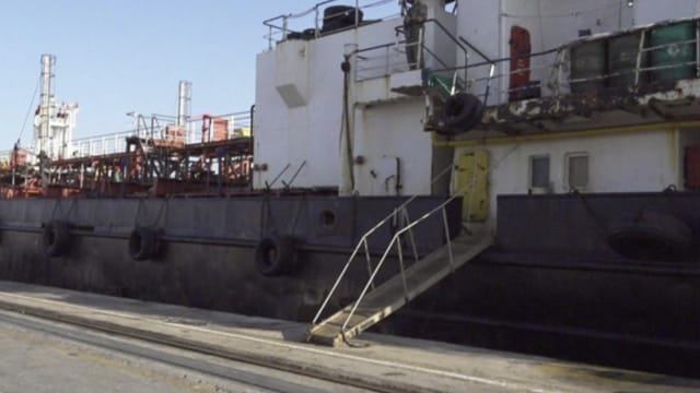 伊朗扣押一艘涉运载走私燃料外国油槽船