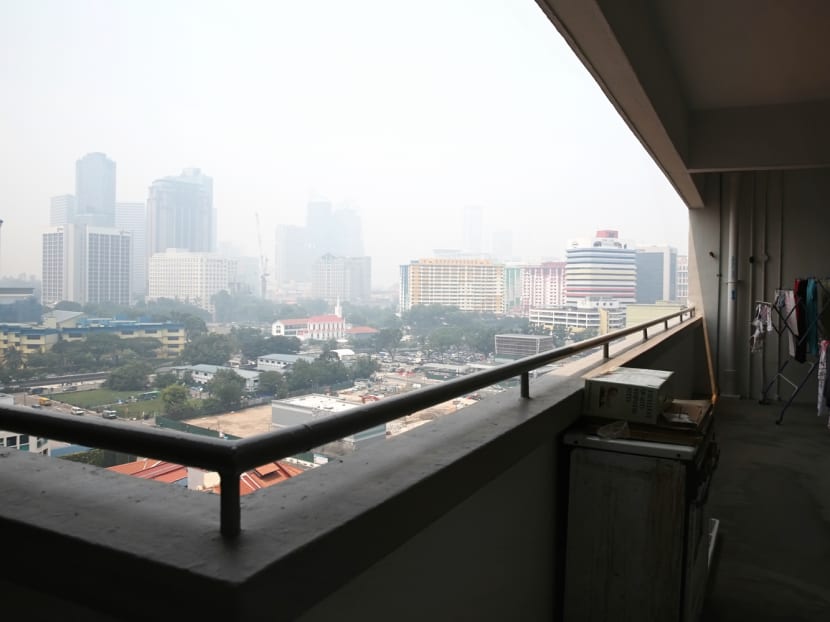 #SGHaze trends on social media as air pollution readings hit 'high' #SGHaze trends on social media as air pollution readings hit 'high'