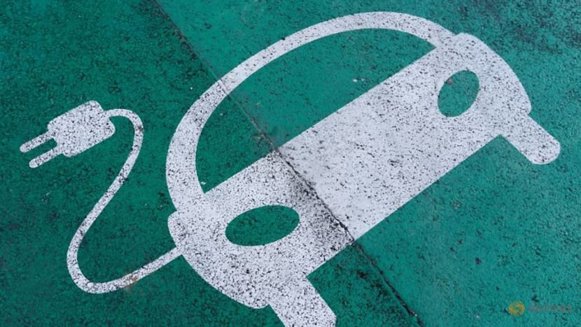 Two-thirds of 28,000 electric vehicle charging points to be in HDB car parks: Ong Ye Kung Two-thirds of 28,000 electric vehicle charging points to be in HDB car parks: Ong Ye Kung