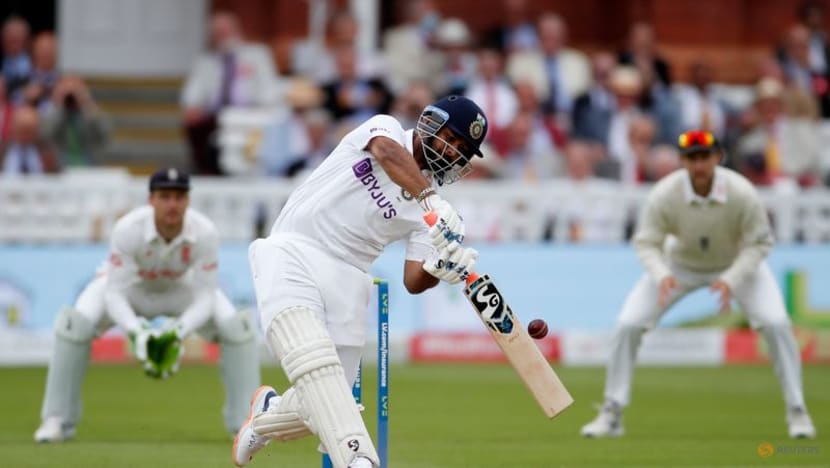 Cricket-England hit back after Anderson takes five to restrict India to 364 Cricket-England hit back after Anderson takes five to restrict India to 364