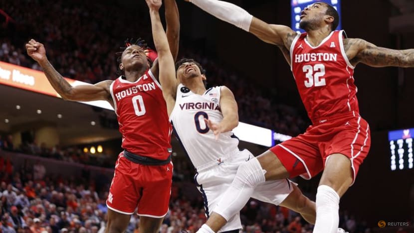 Top 25 roundup: No. 5 Houston deals No. 2 Virginia first loss Top 25 roundup: No. 5 Houston deals No. 2 Virginia first loss