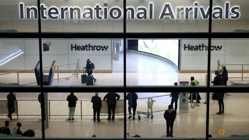 England to allow unquarantined travel from US and EU if vaccinated against COVID-19
