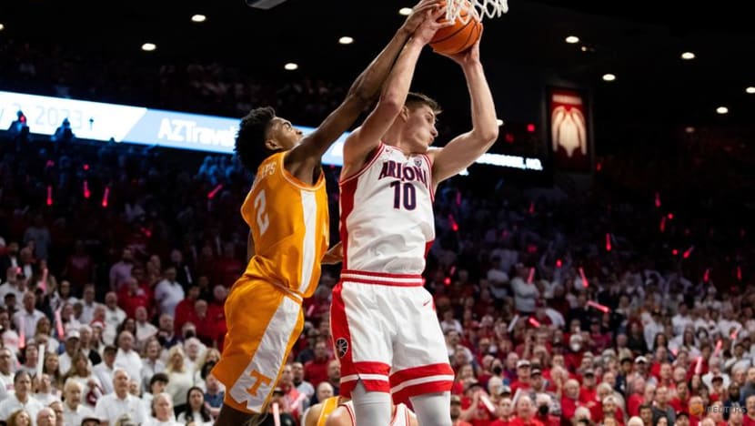 Top 25 roundup: No. 5 Houston deals No. 2 Virginia first loss Top 25 roundup: No. 5 Houston deals No. 2 Virginia first loss