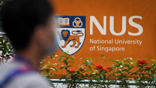 新加坡国立大学为毕业学生 举行线上毕业典礼