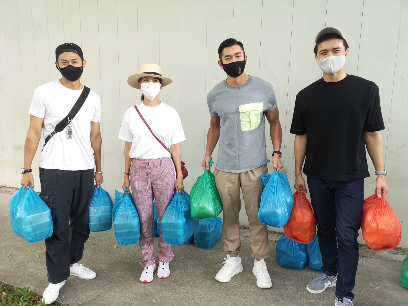 Zoe Tay, Elvin Ng, Desmond Tan & Zhang Zetong Delivered Food To Foreign Workers Over The Deepavali Weekend