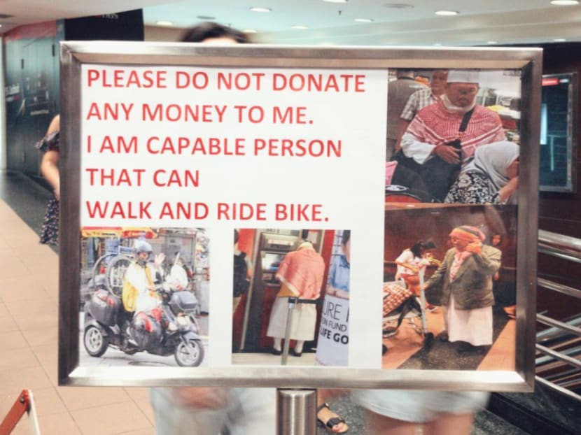 A notice put up about a month ago by Ngee Ann City's management to deter "parrot man" Zeng Guoyuan from using its premises to beg or sell tissue paper. Photo: Instagram/@publicnoticesg