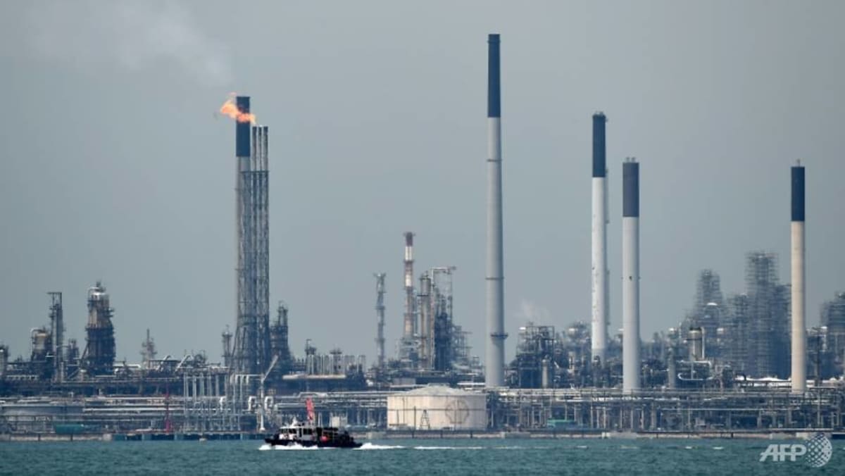 Kepala petugas kapal tanker dalam perampokan minyak Shell senilai S,5 juta yang ‘belum pernah terjadi sebelumnya’ ditangkap