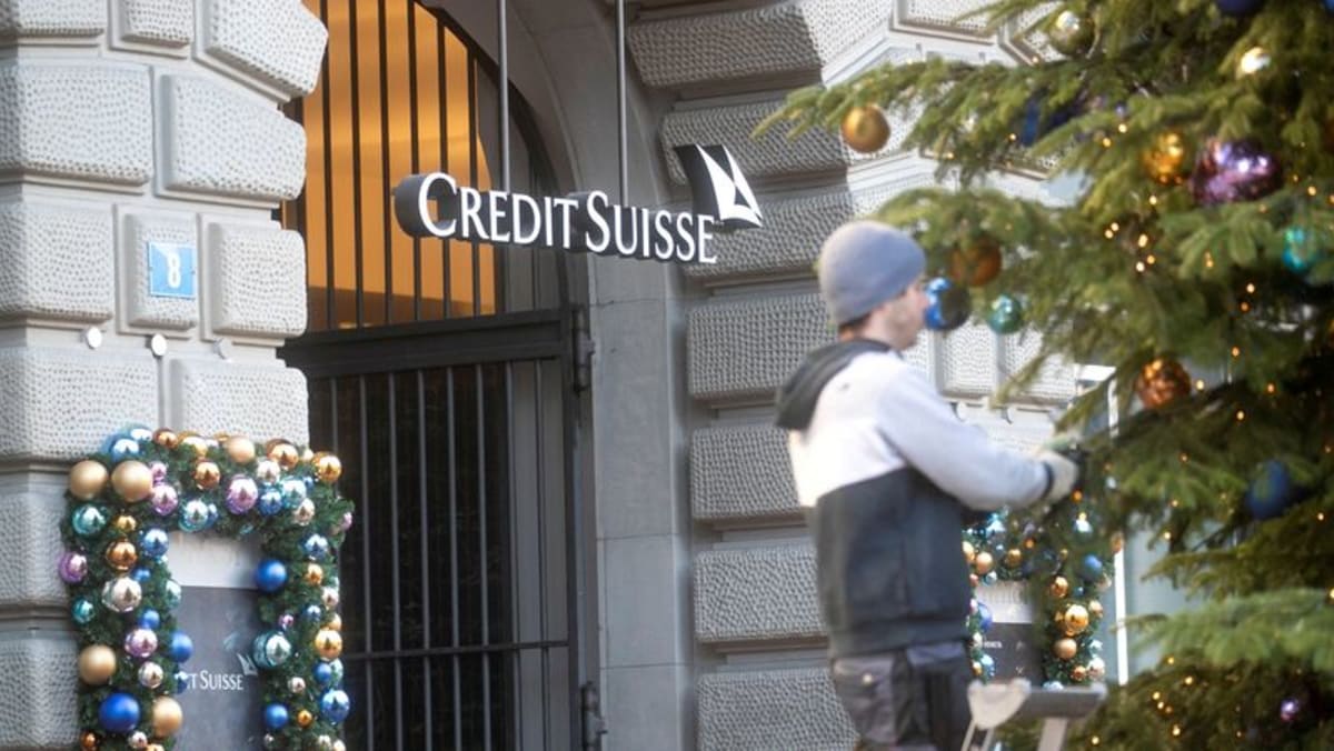 Exclusive-Credit Suisse ingin mempercepat pemotongan karena prospek pendapatan memburuk